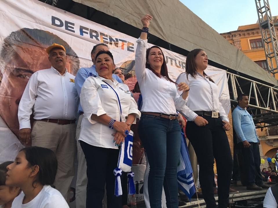 Gloria Núñez agradece a quienes tocaron puertas junto con ella toda la campaña
