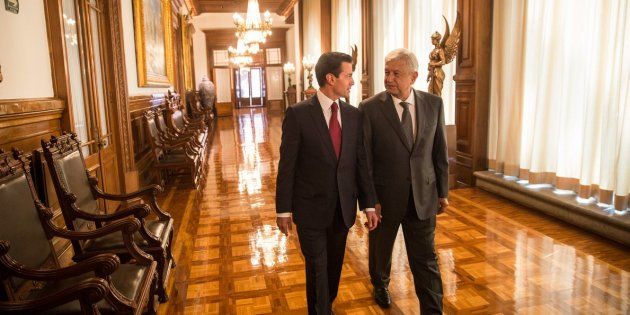 Se reúnen AMLO y Peña Nieto en Palacio Nacional; acuerdan transición hasta que Tribunal avale elección 