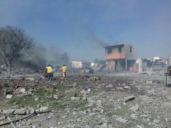 Atiende GEM explosiones registradas en Tultepec; hay 19 personas fallecidas y 40 lesionados