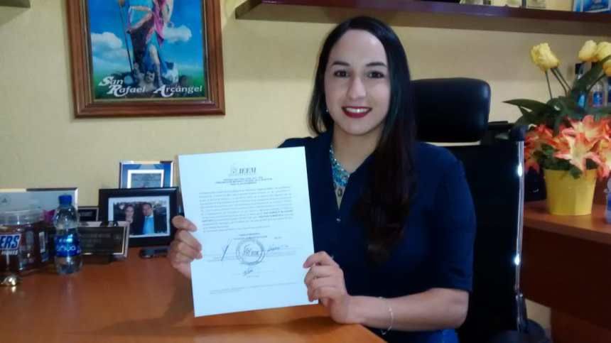Gabriela Velázquez, recibió su constancia de candidata electa para gobernar Tlalmanalco del 2019 al 2021