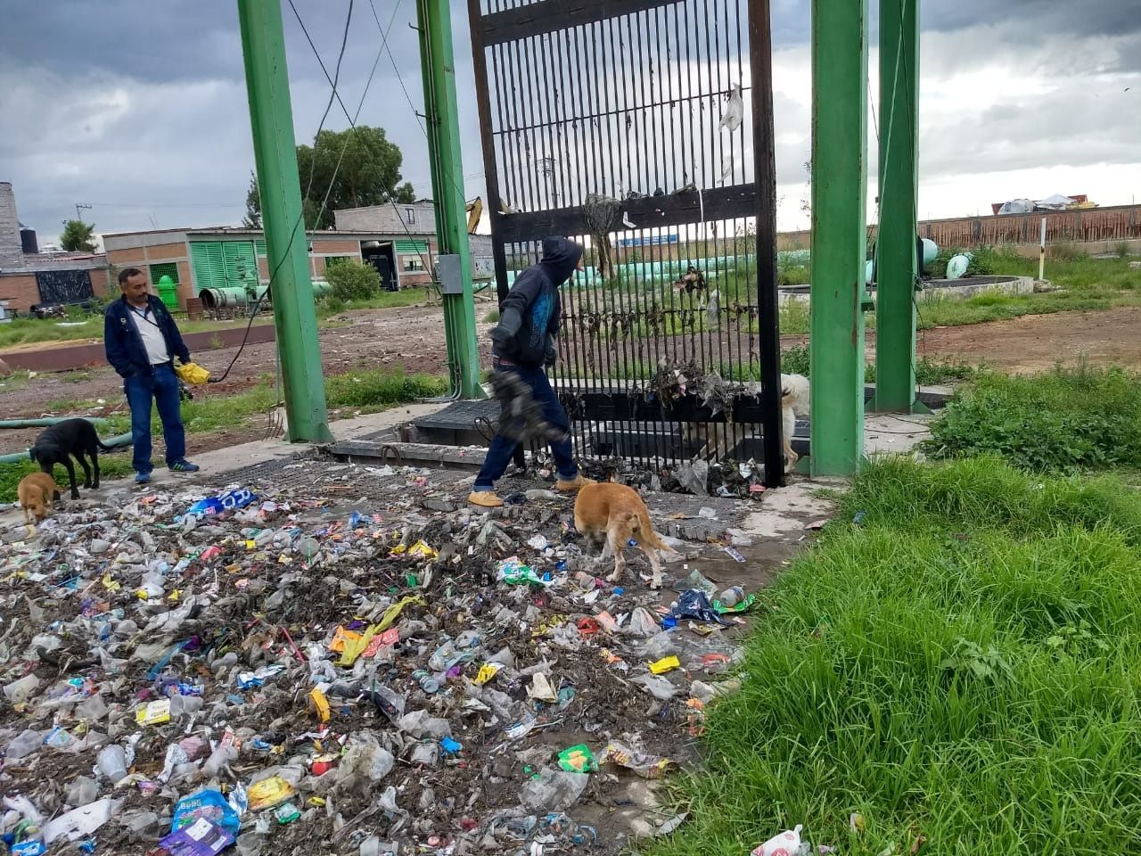 
ODAPAS Chimalhuacán intensifica trabajos de limpieza en sistemas de drenaje