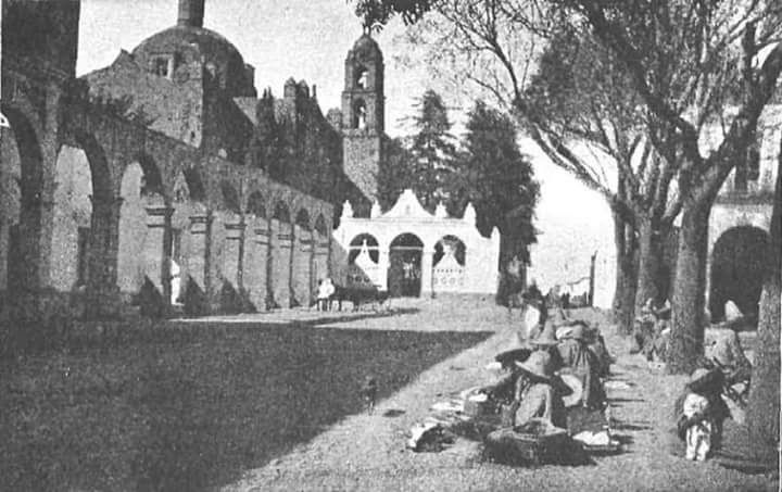 Parte de la plaza de Texcoco en 1911.