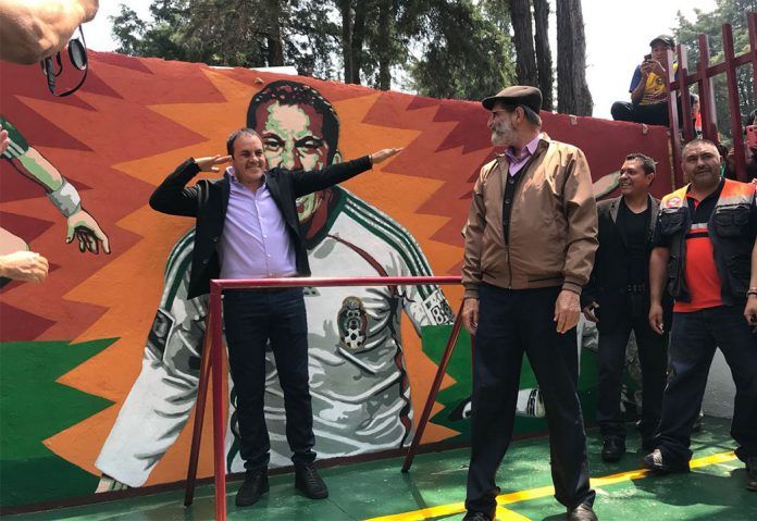 Pintan dos murales en la delegación Azcapotzalco en honor al ex futbolista Cuauhtémoc Blanco 