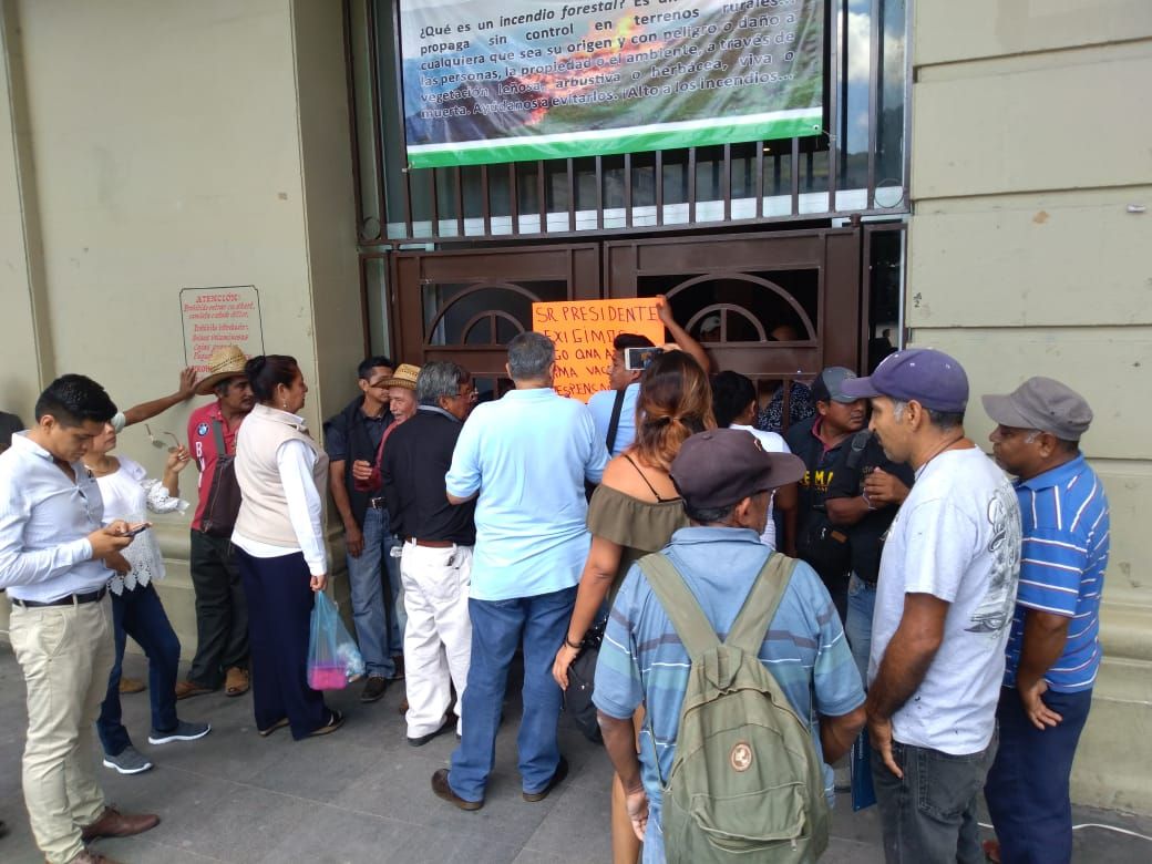 Sólo con protestas radicales cede Marco Leyva a los reclamos de los trabajadores en Chilpancingo 