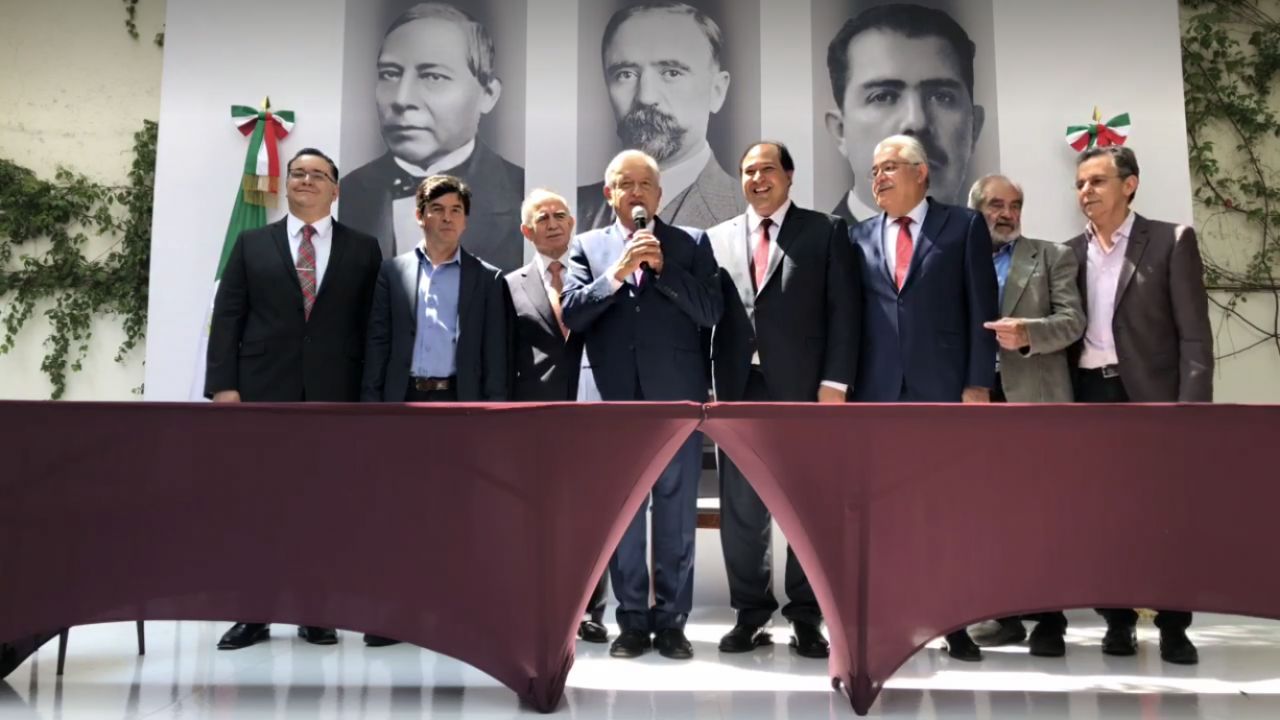 Presenta López Obrador a siete integrantes de la Oficina de la Presidencia de la República
