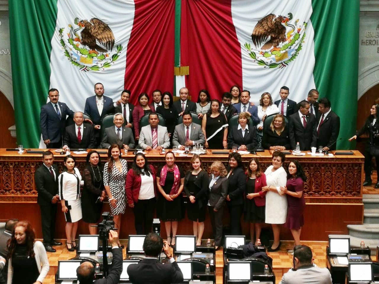Rinden protesta diputados  de la LX Legislatura en Edomex; Morena dominará Congreso con 38 legisladores