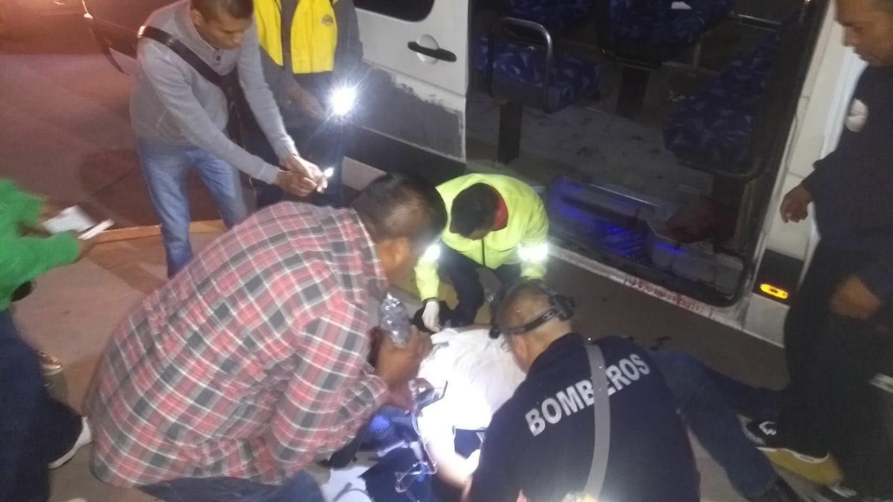 Asalto a combi de pasajeros deja dos lesionados en Chicoloapan 