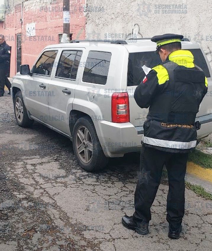 
Rescatan a infante y recuperan una camioneta robada en Ecatepec