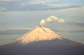 Piden extremar precauciones ante posible caída de ceniza del Popocatépetl
