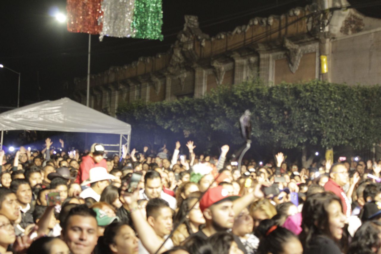 Más de 15 mil asistentes abarrotan Texcoco durante grito de Independencia