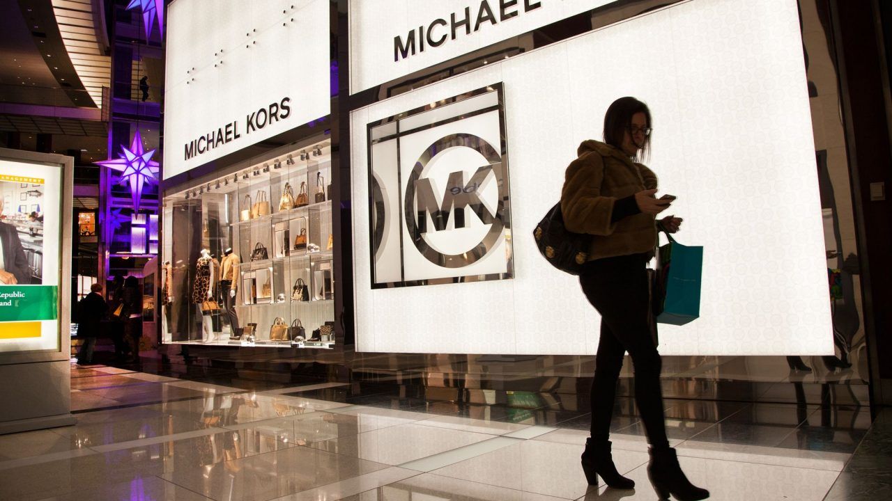 Desaparece Versace; fue adquirida por Michael Kors