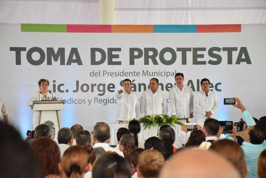 Toma protesta de Jorge Sánchez como alcalde de Zihuatanejo; Astudillo ratifica su apoyo y colaboración