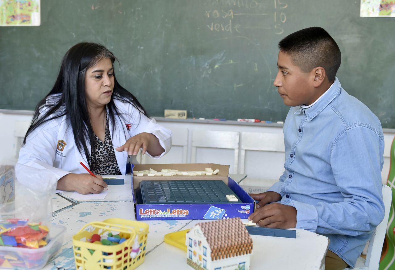 Brindan clínica de salud mental del DIFEM atención gratuita a niñas,niños y adolescentes mexiquenses 