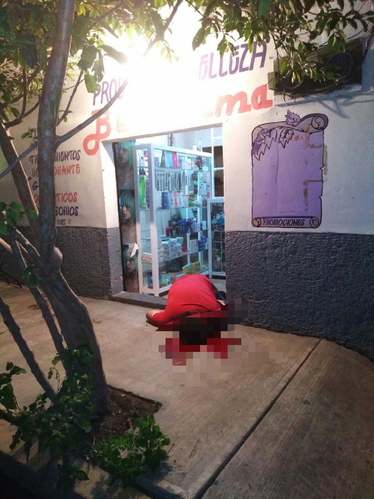 Lo asesinaron frente a su hijo afuera de una papelería en Ecatepec