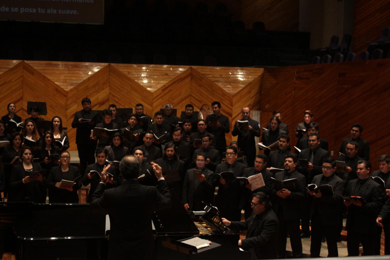 Deleita coro polifonico estatal a público Mexiquense con obra de CARL ORFF