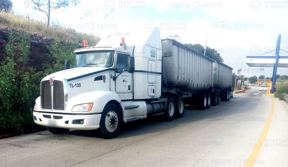 


 

Recuperan tracto camión con reporte de robo en  Nopaltepec
