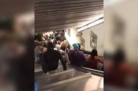 Pánico en el Metro de Roma; 20 aficionados heridos