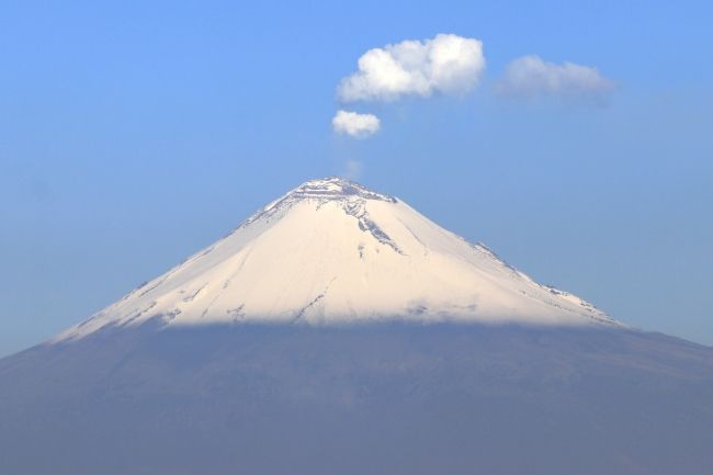 Popocatépetl emite 152 exhalaciones acompañadas de vapor de agua y gas