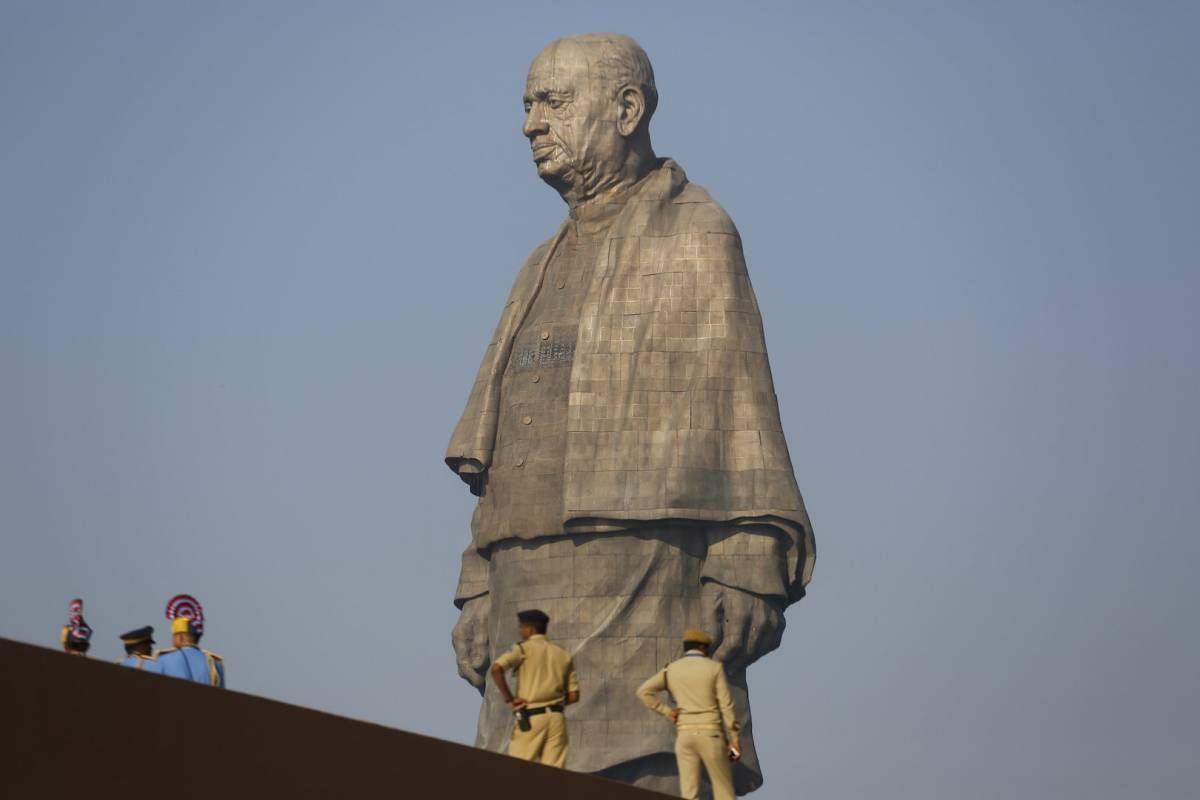 India inaugura la estatua más alta del mundo; mide 182 metros de altura