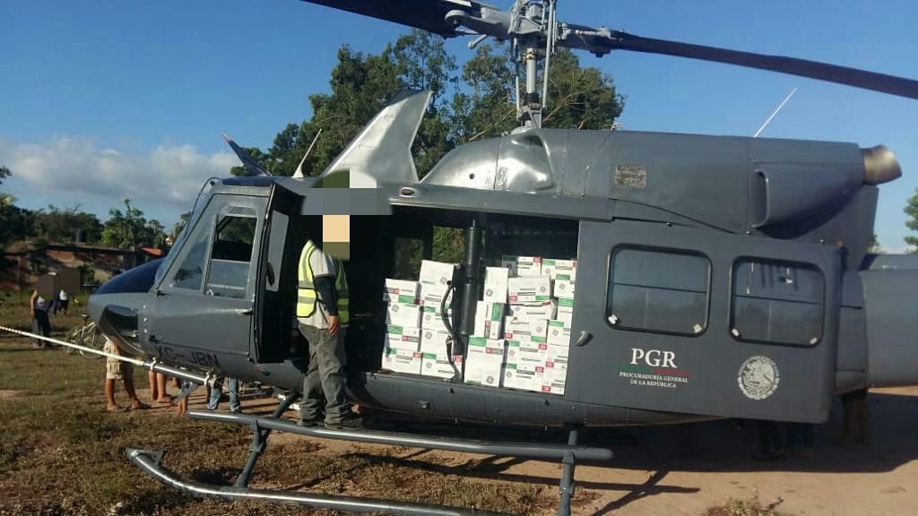 Helicópteros de la PGR trasladan 11 toneladas de víveres en Sinaloa y Nayarit

