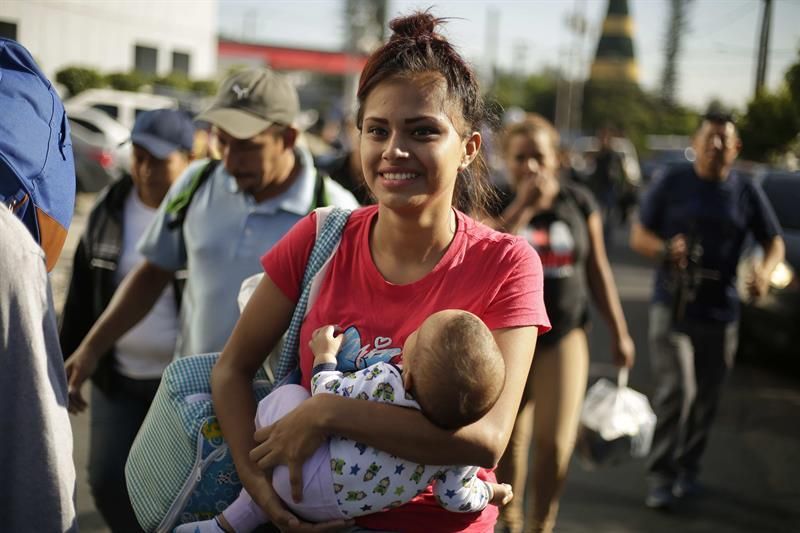 Llegan los primeros 200 integrantes de caravana migrante a la CDMX