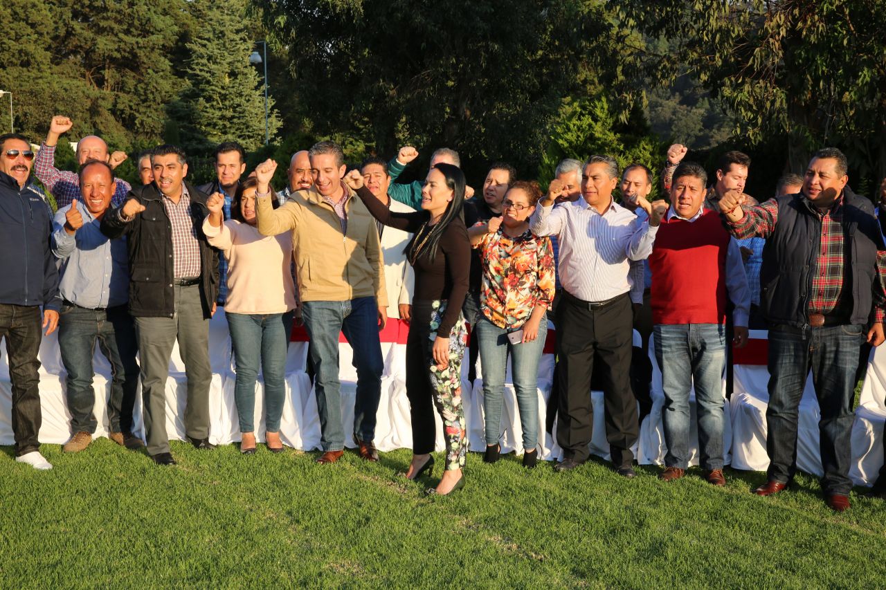 Alejandra del Moral se reúne con ex presidentes priistas del EDOMEX 