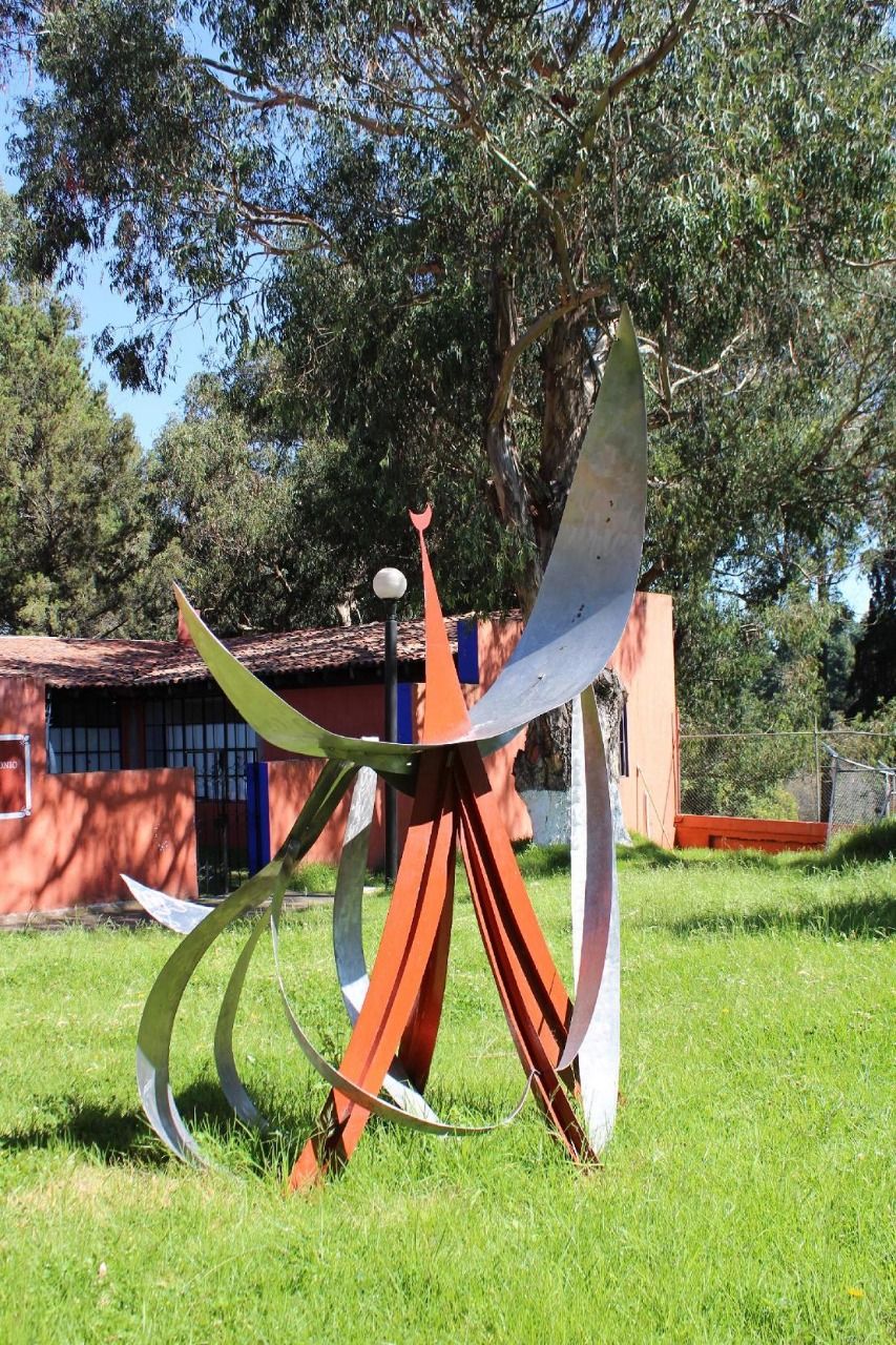 Homenaje póstumo a escultor Miguel Hernández Urban 