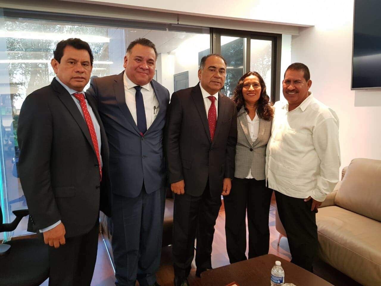 Se reúne el gobernador Astudillo con diputados federales en San Lázaro 