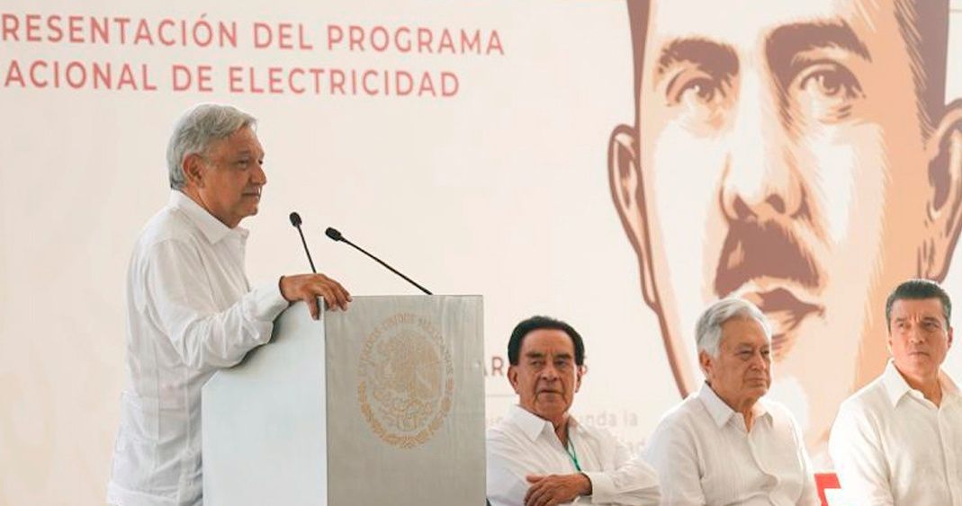 López Obrador anuncia el Programa Nacional de Electricidad