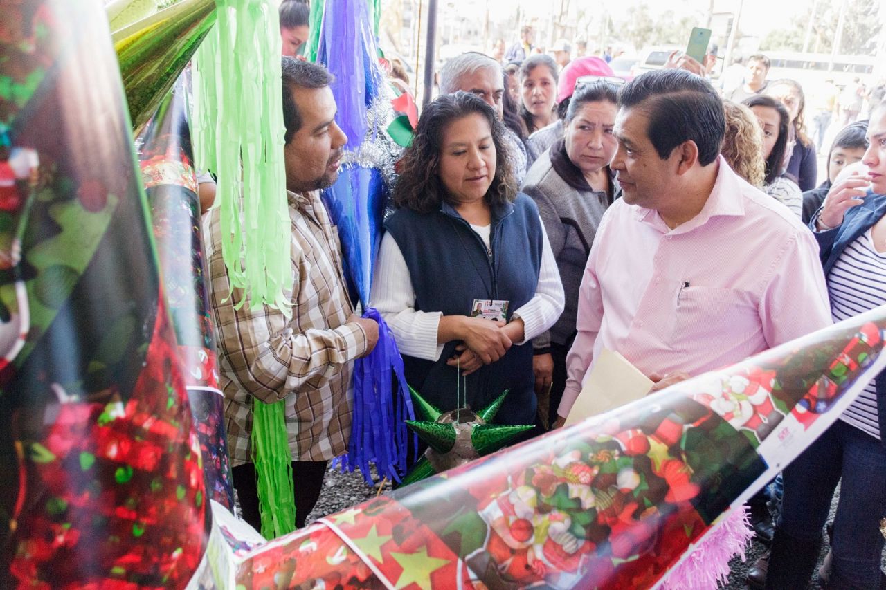 Inicia Tercera Feria Municipal de la Piñata, la Esfera y Bazar Navideño en Nezahualcóyotl 