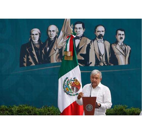 Ministros de la SCJN, los mejor pagados del mundo: López Obrador