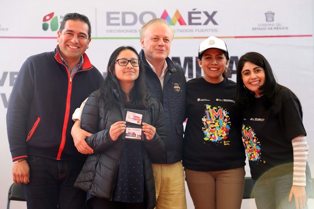 Beneficia gem a jóvenes mexiquenses con entrega de apoyos para sufragar gastos escolares 