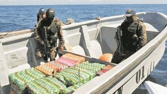 Fuerzas Antinarcóticos de la Policía Nacional Civil de la Fuerza Especial Naval, en estrecha vigilancia por aire y mar 