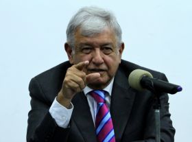 Aumentará 25 por ciento la capacidad de distribución de gasolina, afirma AMLO