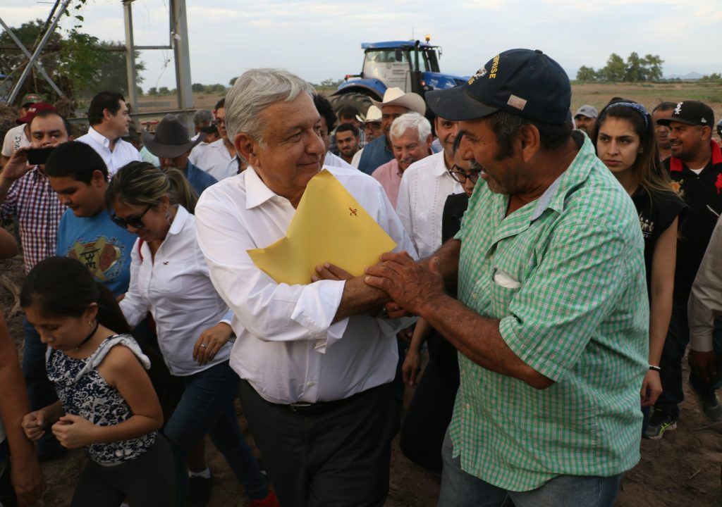 AMLO le cumple a los nayaritas y visita Tecuala, zona afectada por las inundaciones