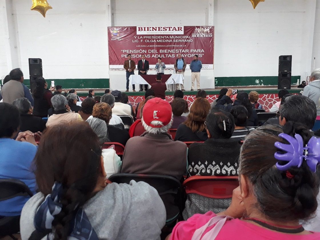 El gobierno de la república entrega apoyos en Los Reyes La Paz: Olga Medina Serrano