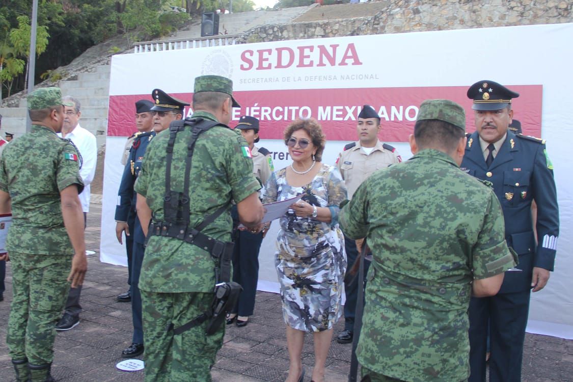 ’Veo un Ejército comprometido con México’: Adela Román 