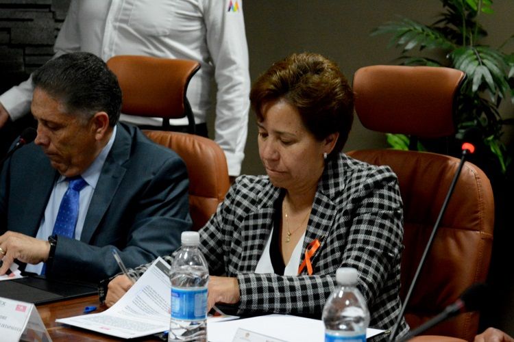 
La presidenta municipal de Ixtapaluca firma convenio con Imevis para regularizar viviendas