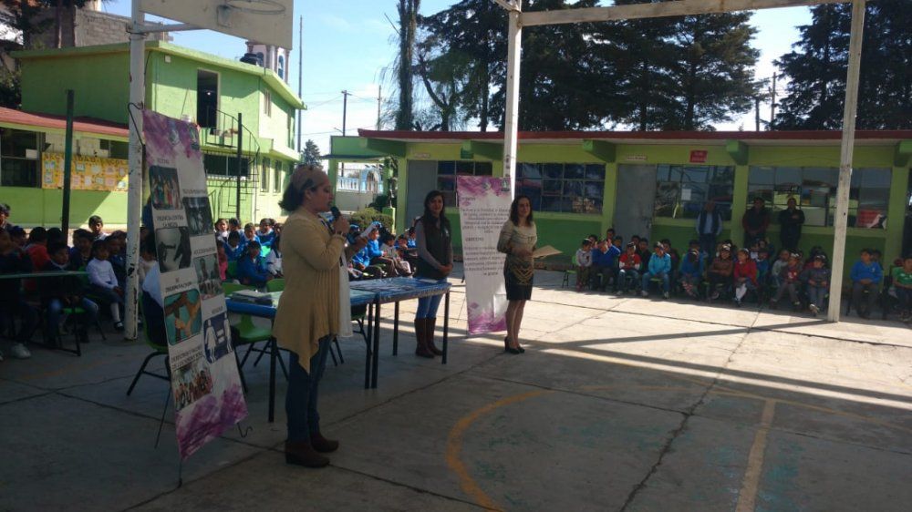 Más de 500 alumnos reciben plática para prevenir el bullying, en Mextepec