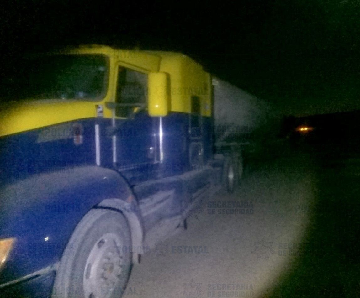 

 
Localizan seis  vehículos utilizados en el robo de hidrocarburo  en Tepetlaoxtoc
