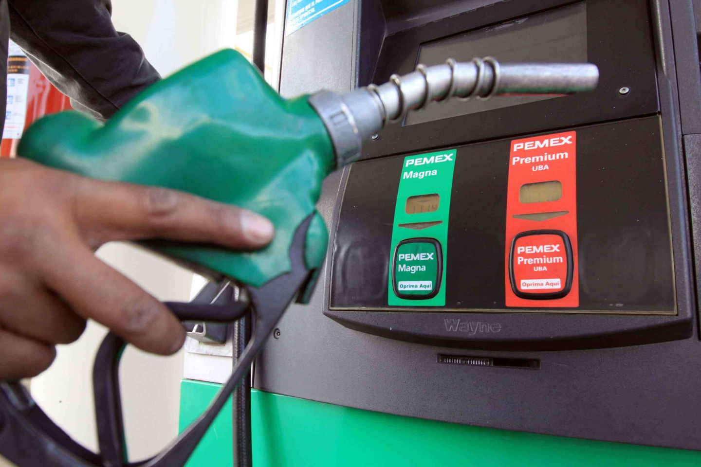 Hacienda anuncia estímulo fiscal para gasolina Premium 
