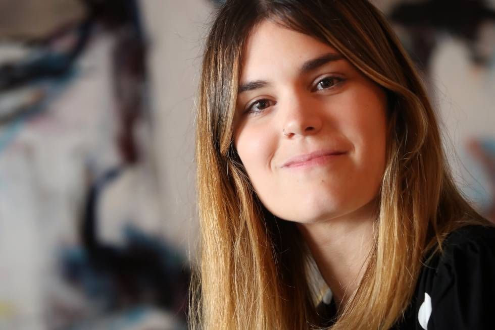 Conoce a Elvira Sastre, la joven poeta que se está ganando al mundo