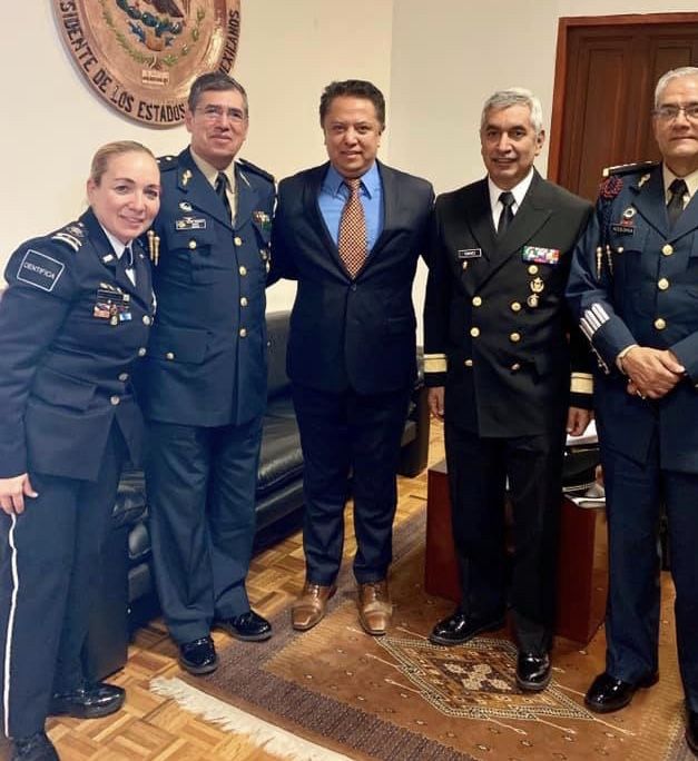Se reúne Pablo Amílcar Sandoval con mandos de la Guardia Nacional 