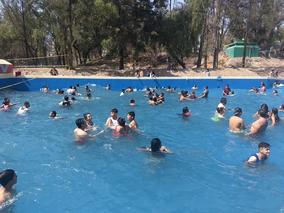 Abren ejidatarios parque acuático ’Ahuehuetes’  en Atenco