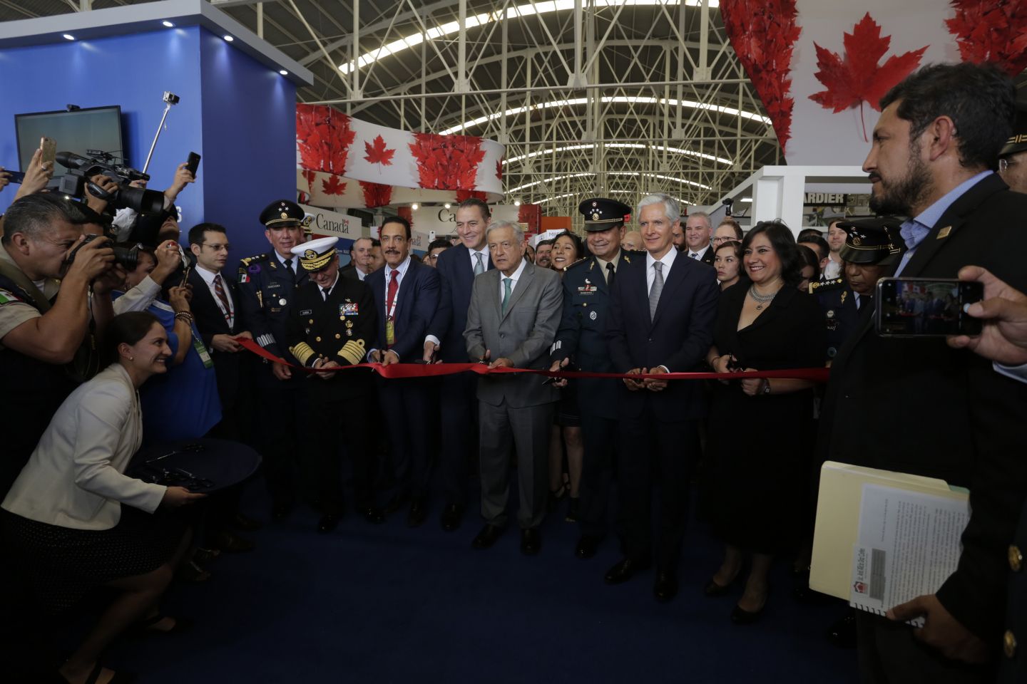 Asiste el Gobernador a la inauguración de la Feria Aeroespacial México 2019