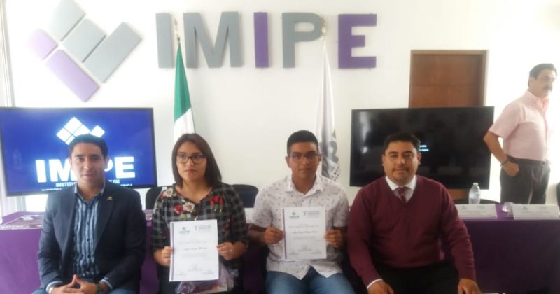 Obtienen alumnos del Conalep Morelos reconocimiento en concurso de ensayo del IMIPE
