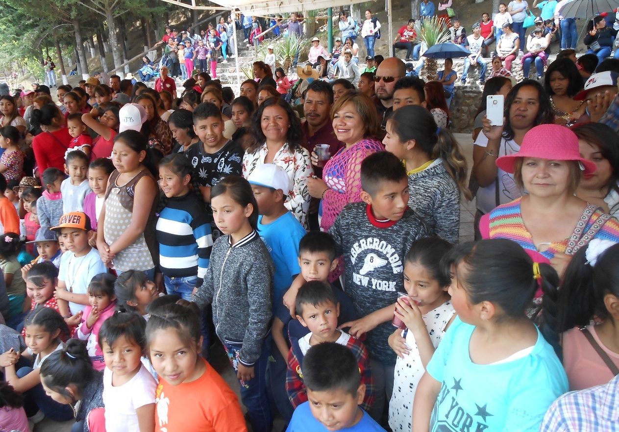 Entusiasmado festejo Día del Niño en Tepetlaoxtoc