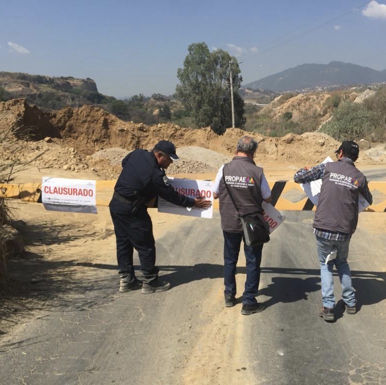 Clausura PROPAEM tres tiraderos de materiales de construcción y una mina en Naucalpan.