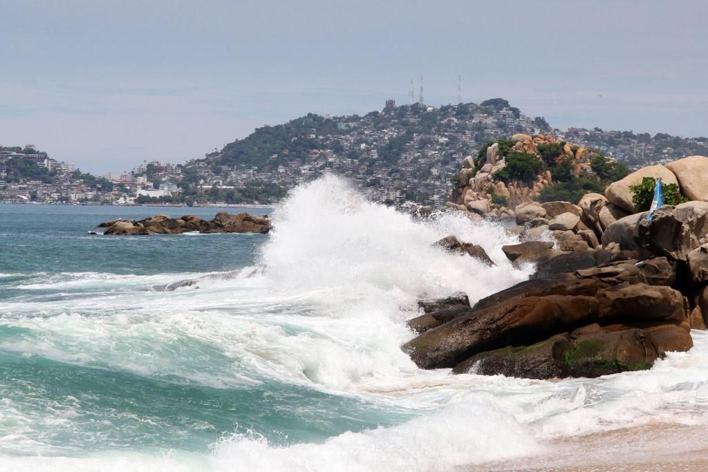 Afectará mar de fondo playas de bahía de la Acapulco 