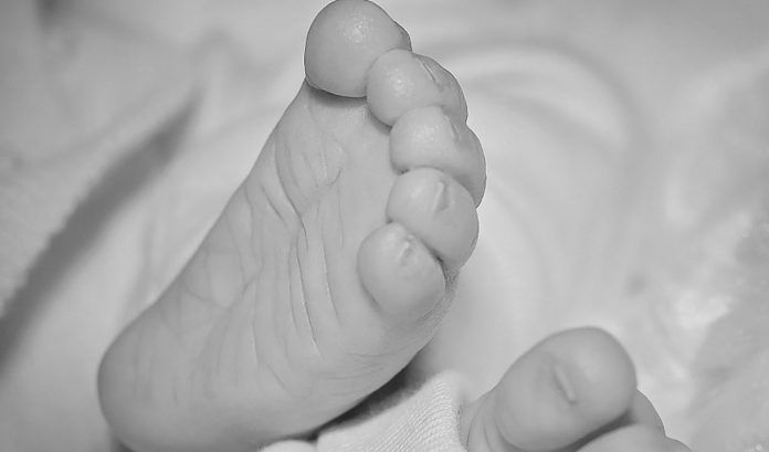 ACUSAN A MUJER DE ACUCHILLAR A RECIÉN NACIDO